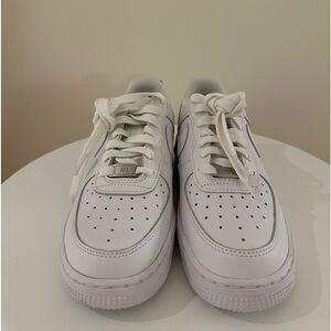 AIRFORCE 1’s - NEW WOMEN 7.5
